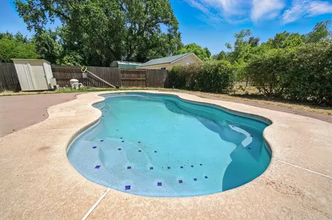 Exterior - 3385 Pioneer Ln, Redding, CA 96001 photo 3 of 9