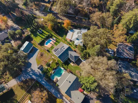 View/Area - 3385 Pioneer Ln, Redding, CA 96001 photo 4 of 5