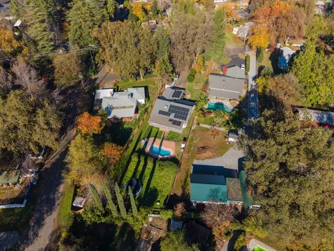 View/Area - 3385 Pioneer Ln, Redding, CA 96001 photo 3 of 5