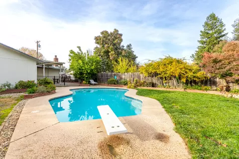Exterior - 1939 Cameo Ct, Redding, CA 96002 photo 4 of 4
