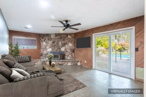 Living - 1939 Cameo Ct, Redding, CA 96002 photo 3 of 5