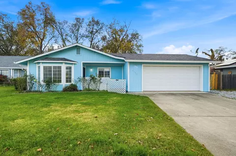 3130 Driftstone Dr, Anderson, CA 96007