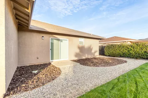 Exterior - 3241 Lemurian Rd, Redding, CA 96002 photo 6 of 9