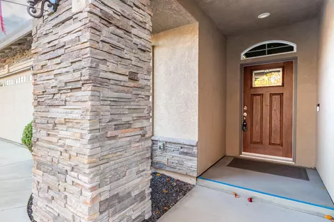 Entry Way - 3241 Lemurian Rd, Redding, CA 96002 photo 1 of 1