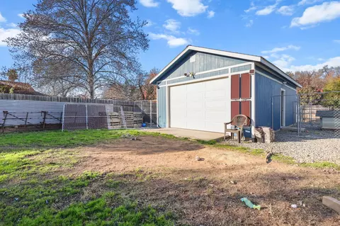 Exterior - 7060 Pit Rd, Redding, CA 96001 photo 11 of 16