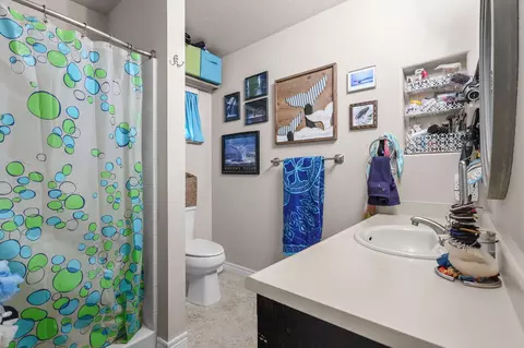 Bath - 7060 Pit Rd, Redding, CA 96001 photo 5 of 5