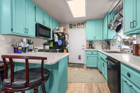 Kitchen - 7060 Pit Rd, Redding, CA 96001 photo 1 of 2