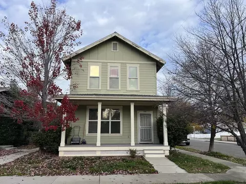 804 Kite Ln, Redding, CA 96001