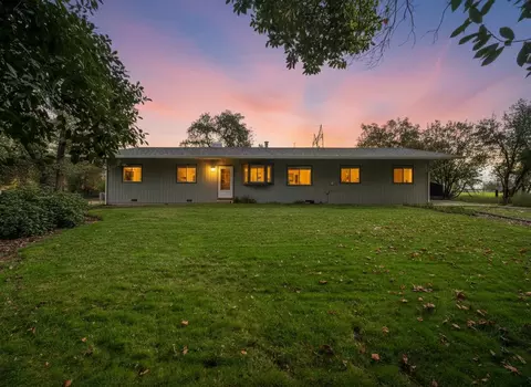 11865 Comstock Ln, Redding, CA 96003 photo 1