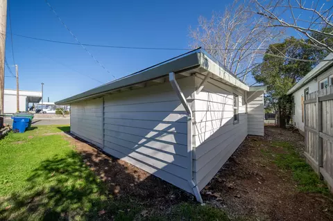 1800 Pleasant St, Redding, CA 96001 photo 19