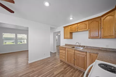 1800 Pleasant St, Redding, CA 96001 photo 9