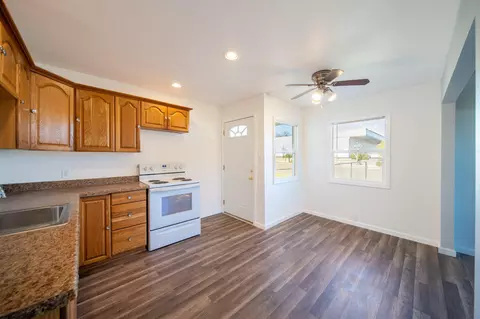 1800 Pleasant St, Redding, CA 96001 photo 5