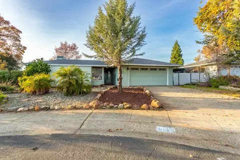 940 Golden Heights Ct, Redding, CA 96003
