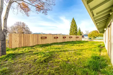 940 Golden Heights Ct, Redding, CA 96003 photo 23