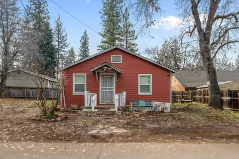 21722 3rd St, Burney, CA 96013