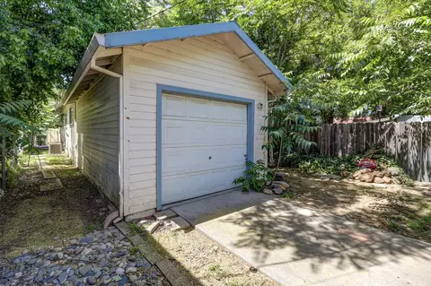 Exterior - 728 Lincoln St, Red Bluff, CA 96080 photo 4 of 7
