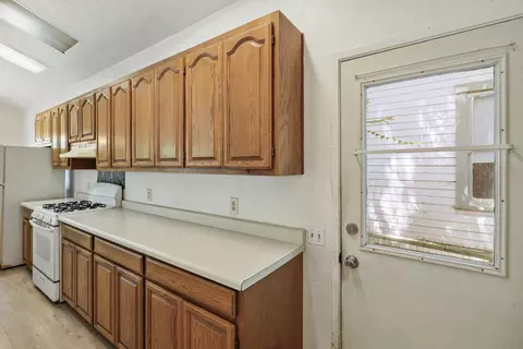 Kitchen - 728 Lincoln St, Red Bluff, CA 96080 photo 2 of 2