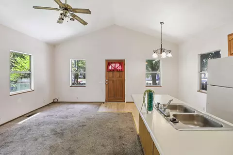 Living - 728 Lincoln St, Red Bluff, CA 96080 photo 2 of 2