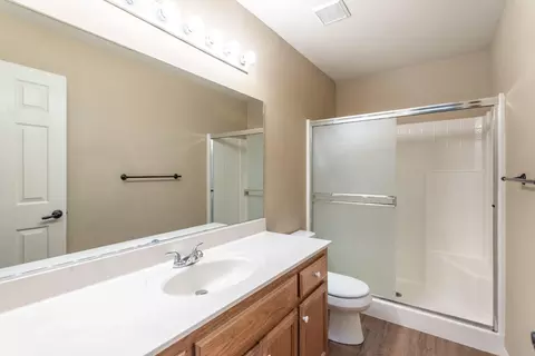 Bath - 774 Springer Dr, Redding, CA 96003 photo 1 of 2