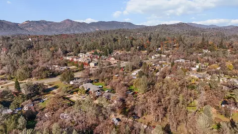 View/Area - 3404 Snavely Dr, Redding, CA 96003 photo 5 of 12