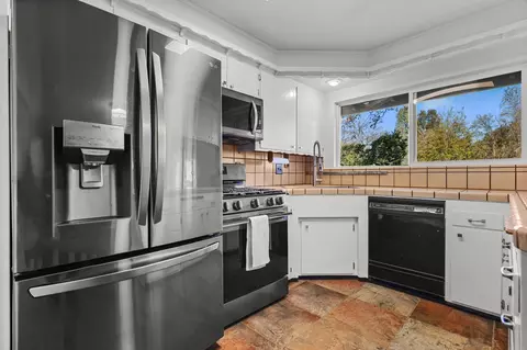 Kitchen - 3404 Snavely Dr, Redding, CA 96003 photo 1 of 1