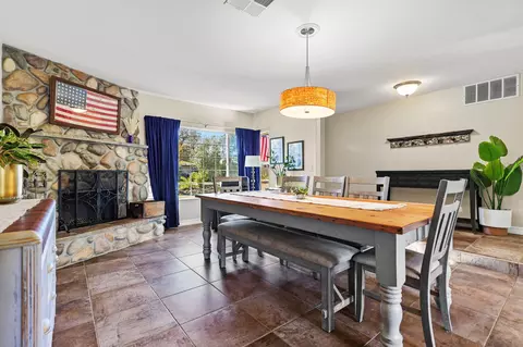 Dining - 3404 Snavely Dr, Redding, CA 96003 photo 2 of 2