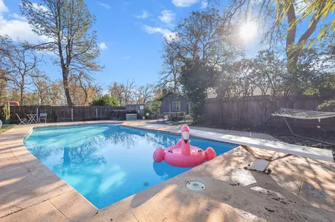 Exterior - 3404 Snavely Dr, Redding, CA 96003 photo 9 of 28