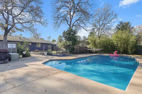 Exterior - 3404 Snavely Dr, Redding, CA 96003 photo 7 of 28