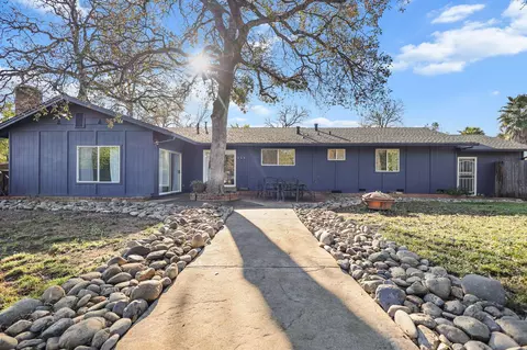 Exterior - 3404 Snavely Dr, Redding, CA 96003 photo 2 of 28