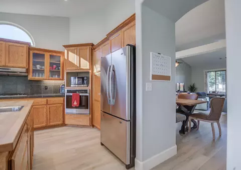 Kitchen - 4105 Winter Green Ct, Redding, CA 96001 photo 4 of 4
