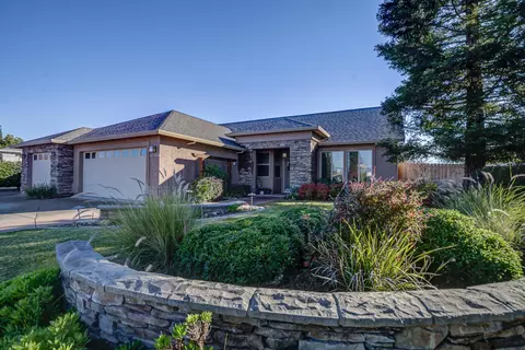 4105 Winter Green Ct, Redding, CA 96001
