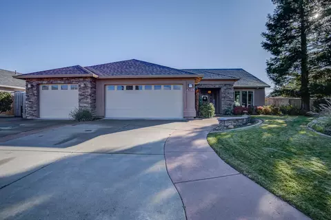 Exterior - 4105 Winter Green Ct, Redding, CA 96001 photo 5 of 9