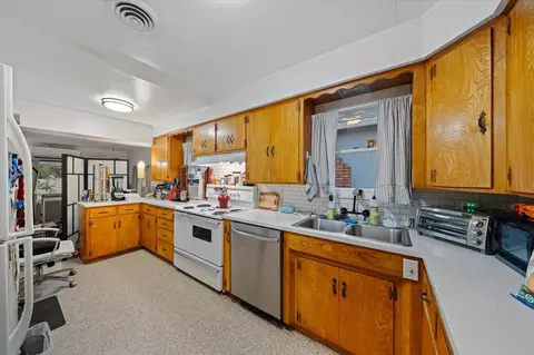 656 West St, Redding, CA 96001 photo 13