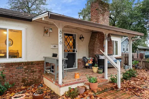 656 West St, Redding, CA 96001 photo 5