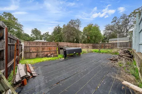 656 West St, Redding, CA 96001 photo 35