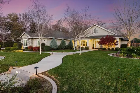 3385 Wimbledon Dr, Redding, CA 96002
