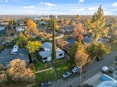 View/Area - 2077 Skyline Dr, Redding, CA 96001 photo 4 of 7
