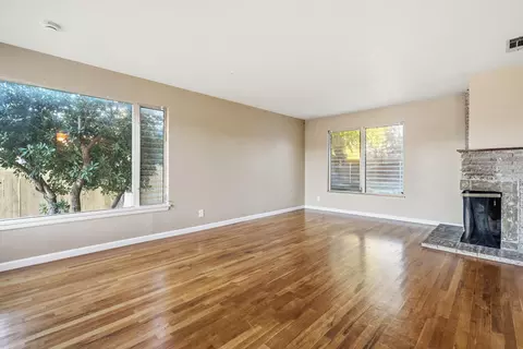 Living - 2077 Skyline Dr, Redding, CA 96001 photo 2 of 8