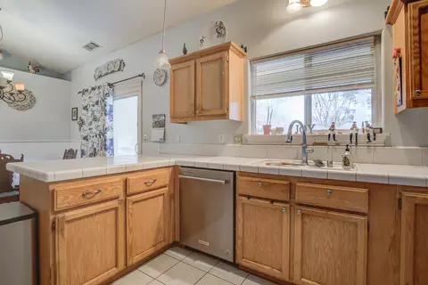 866 Fountain Cir, Redding, CA 96003 photo 13