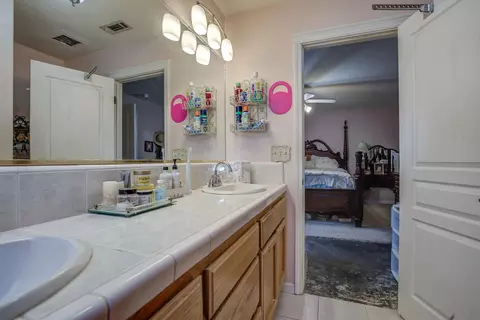 866 Fountain Cir, Redding, CA 96003 photo 29