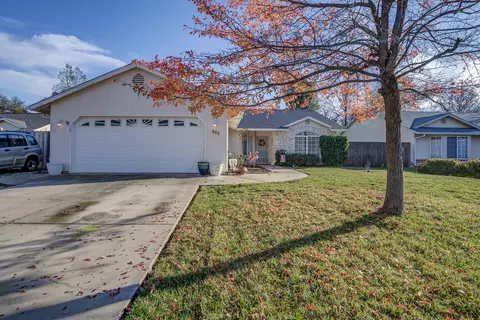 866 Fountain Cir, Redding, CA 96003
