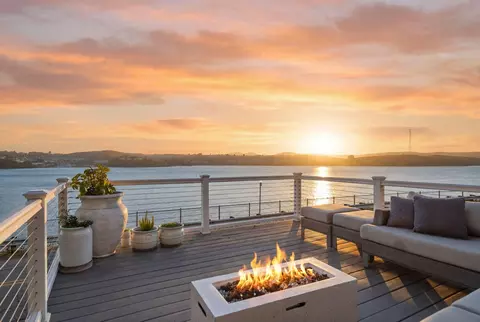 423 Loring Ave, Crockett, CA 94525