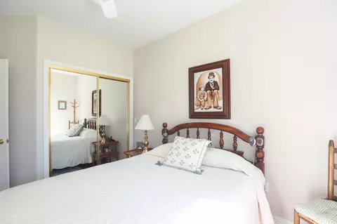Bedroom - 6639 Riata Dr, Redding, CA 96002 photo 2 of 6