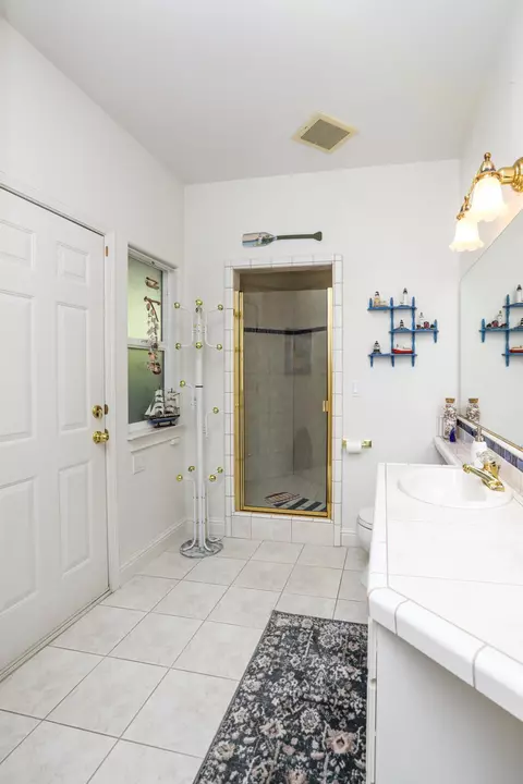 Bath - 6639 Riata Dr, Redding, CA 96002 photo 6 of 8