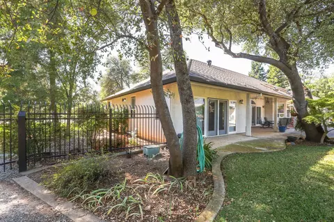 Exterior - 6639 Riata Dr, Redding, CA 96002 photo 14 of 27
