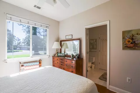 Bedroom - 6639 Riata Dr, Redding, CA 96002 photo 3 of 6