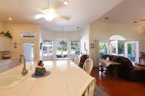 Kitchen - 6639 Riata Dr, Redding, CA 96002 photo 5 of 6