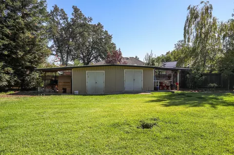 Exterior - 6639 Riata Dr, Redding, CA 96002 photo 16 of 27