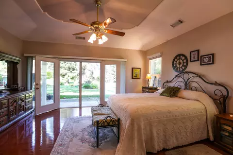 Bedroom - 6639 Riata Dr, Redding, CA 96002 photo 5 of 6