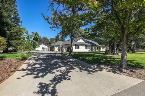 6639 Riata Dr, Redding, CA 96002